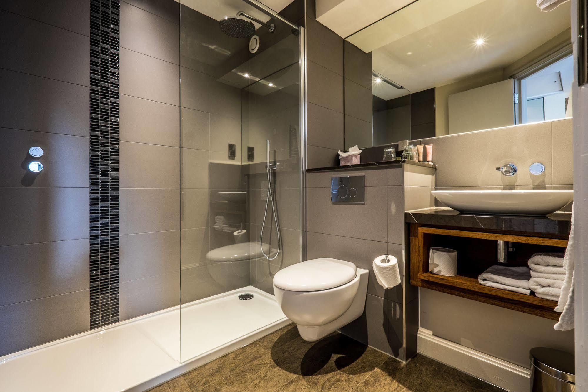 The Alexander Pope Hotel تويكنهام المظهر الخارجي الصورة
